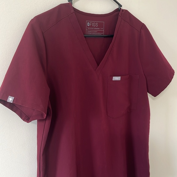 FIGS Catarina One-Pocket Scrub Top Burgundy Size Medium - Picture 3 of 8